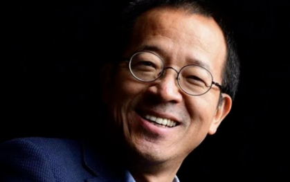 教培时代结束，俞敏洪惨淡退场，他值得被同情吗？